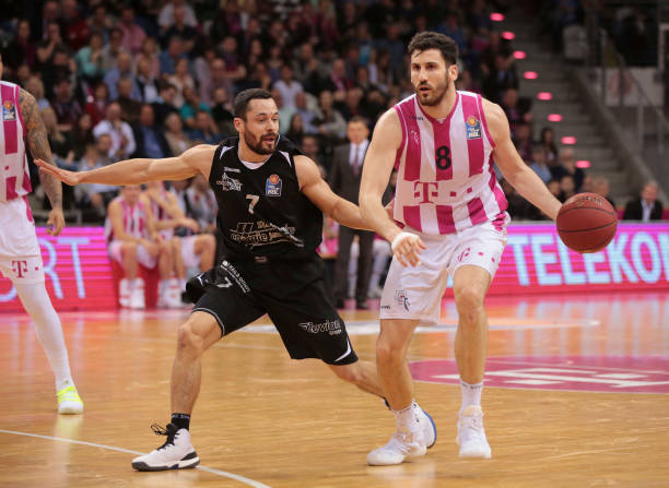 尼昂在20 尼昂在20