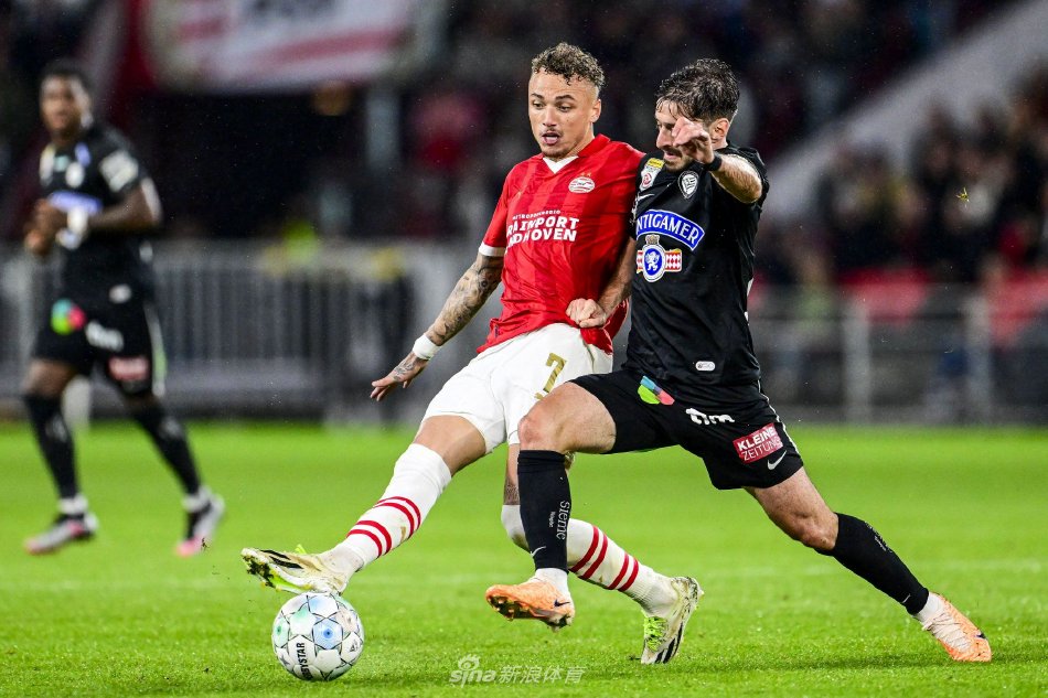 自由人队足 自由人队足